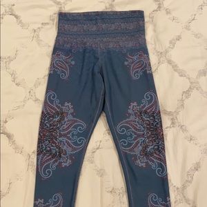 Yoga stretch crop pants XS